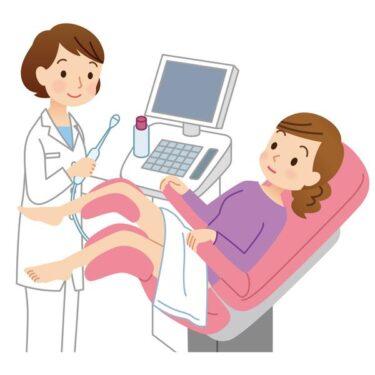 経腟エコー検査を受ける妊婦