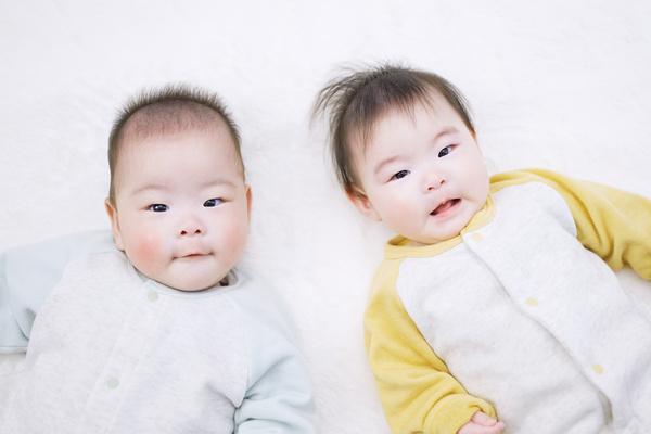 二卵性双生児、赤ちゃん